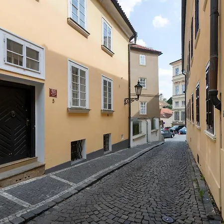 Historic Spirit At Under The Castle Apartamento